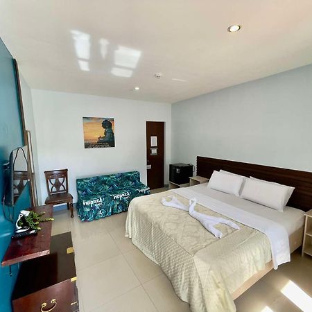 Hotel Little Rock Cebu Lapu-Lapu City Exteriér fotografie